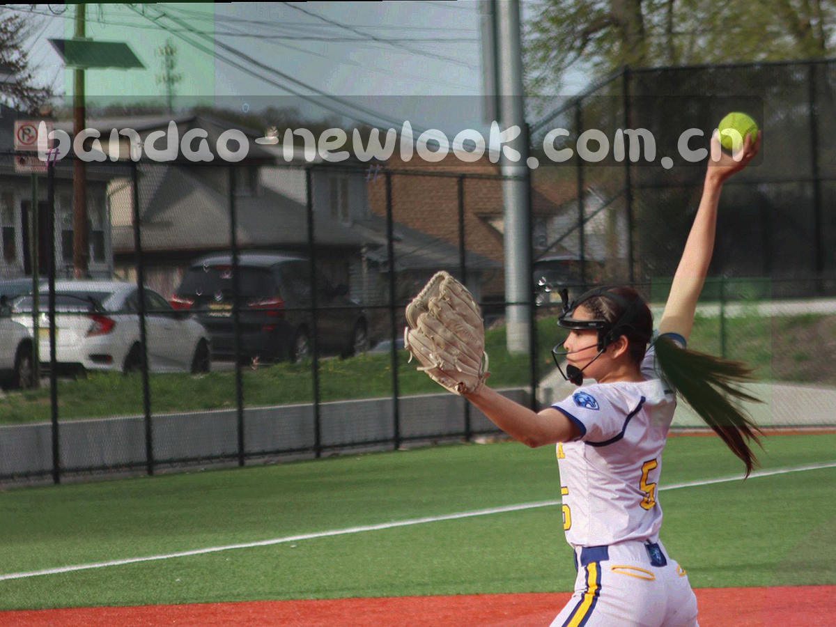 主客场对照数据面板，主客两列并排，珊瑚橙标注两列之间的差值